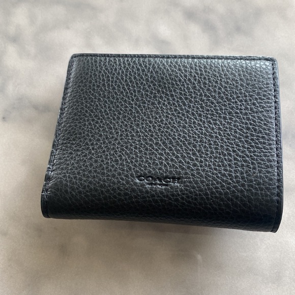 Coach Georgie Wallet - Picture 2 of 8